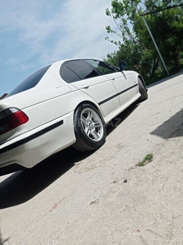 BMW 530 2001, 360,000 km - 3.0 l - Ucar