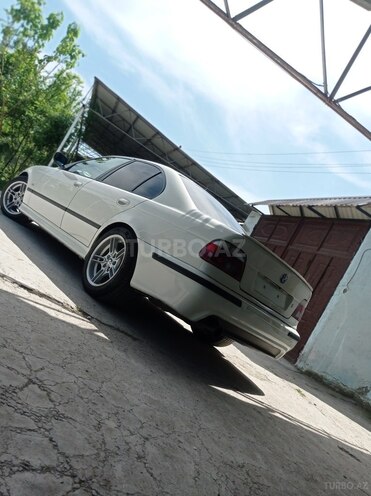 BMW 530 2001, 360,000 km - 3.0 l - Ucar