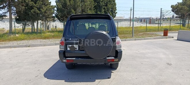 Mitsubishi Pajero 2003, 178,000 km - 3.5 l - Bakı