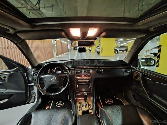 Mercedes E 240 1999, 310,930 km - 2.4 l - Gəncə