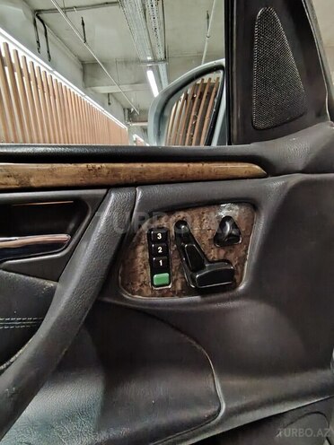 Mercedes E 240 1999, 310,930 km - 2.4 l - Gəncə