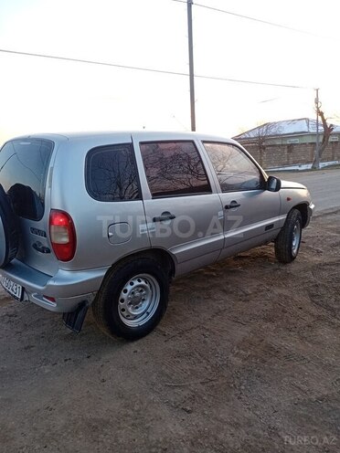 Chevrolet Niva 2007, 180,000 km - 1.7 l - Biləsuvar