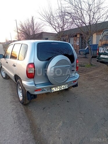 Chevrolet Niva 2007, 180,000 km - 1.7 l - Biləsuvar