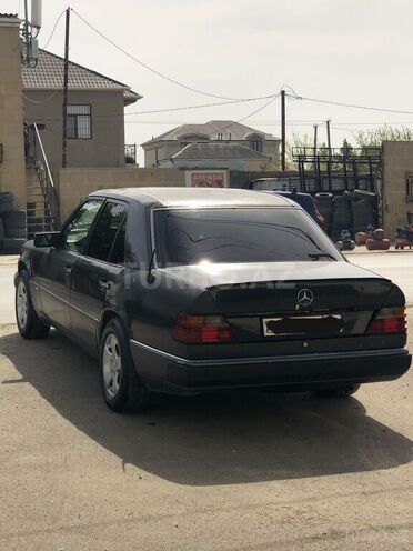 Mercedes E 200 1990, 666,000 km - 2.0 l - Bakı