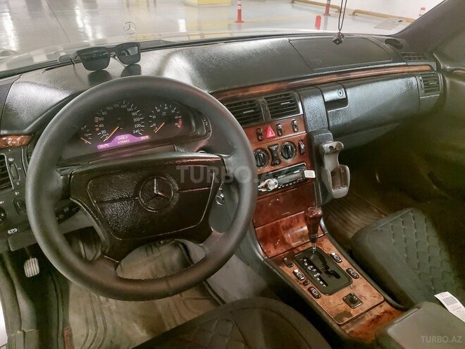 Mercedes E 240 1998, 435,650 km - 2.4 l - Gəncə