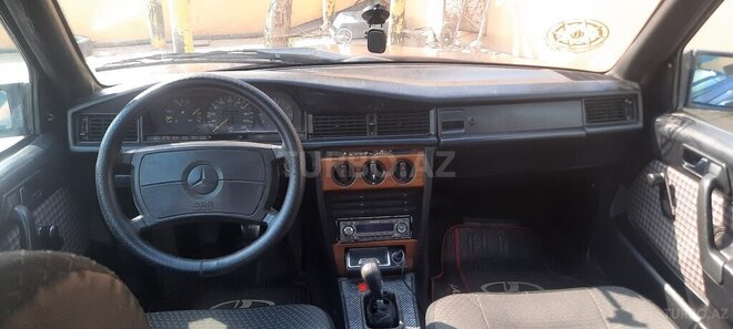 Mercedes 190 1991, 54,243 km - 2.5 л - Qazax