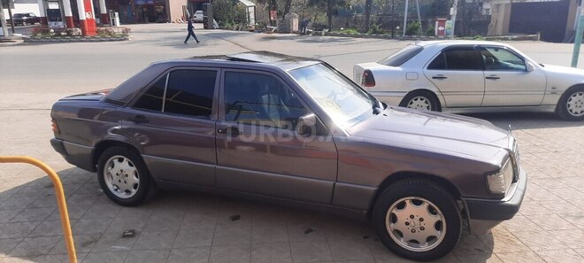 Mercedes 190 1991, 54,243 km - 2.5 л - Qazax