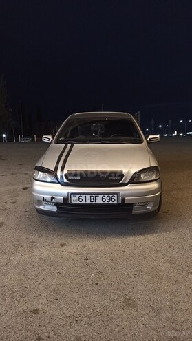 Opel Astra 1999, 250,000 km - 1.6 l - Ucar