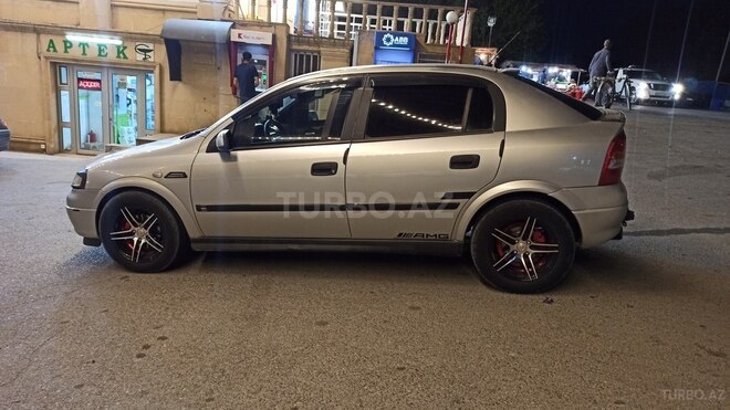 Opel Astra 1999, 250,000 km - 1.6 l - Ucar