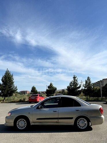 Nissan Sunny 2007, 250,000 km - 1.6 l - Şirvan