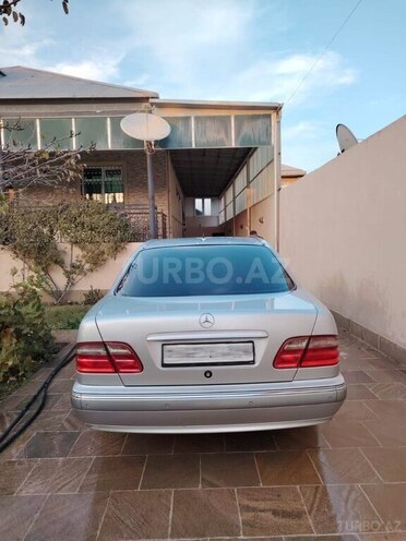 Mercedes E 280 2000, 292,000 km - 2.8 l - Bakı