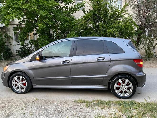 Mercedes B 180 2010, 165,000 km - 1.7 l - Sumqayıt