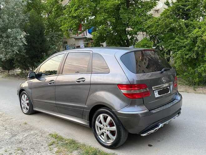 Mercedes B 180 2010, 165,000 km - 1.7 l - Sumqayıt