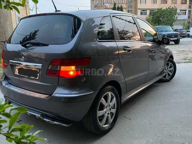 Mercedes B 180 2010, 165,000 km - 1.7 l - Sumqayıt