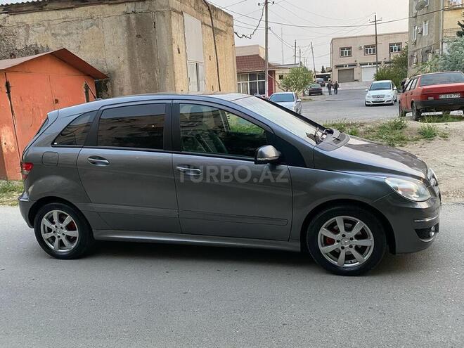 Mercedes B 180 2010, 165,000 km - 1.7 l - Sumqayıt