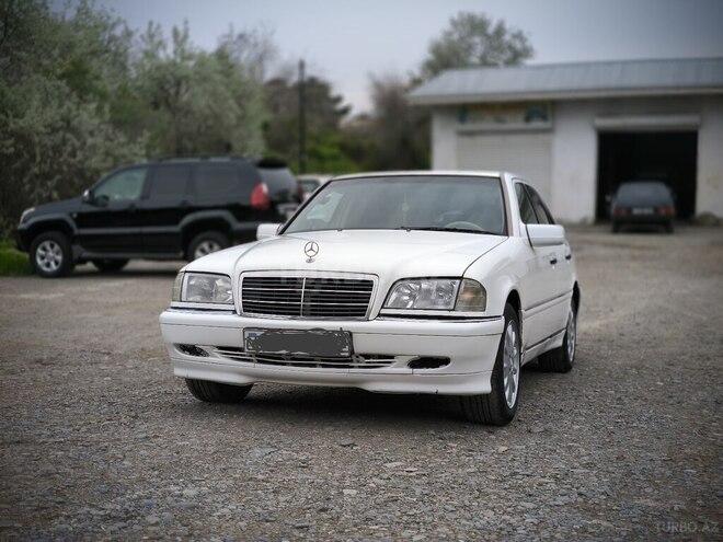 Mercedes C 230 1998, 320,000 km - 2.3 l - Salyan