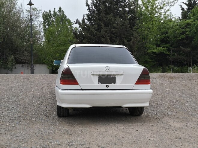 Mercedes C 230 1998, 320,000 km - 2.3 l - Salyan