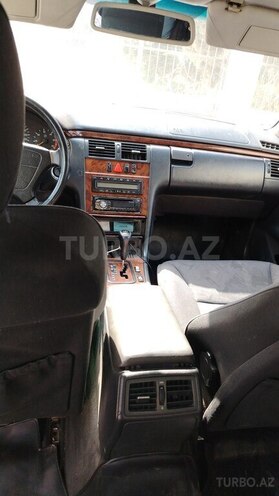 Mercedes E 220 d 1999, 631,324 km - 2.2 l - Beyləqan