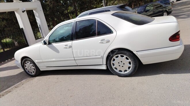 Mercedes E 220 d 1999, 631,324 km - 2.2 l - Beyləqan
