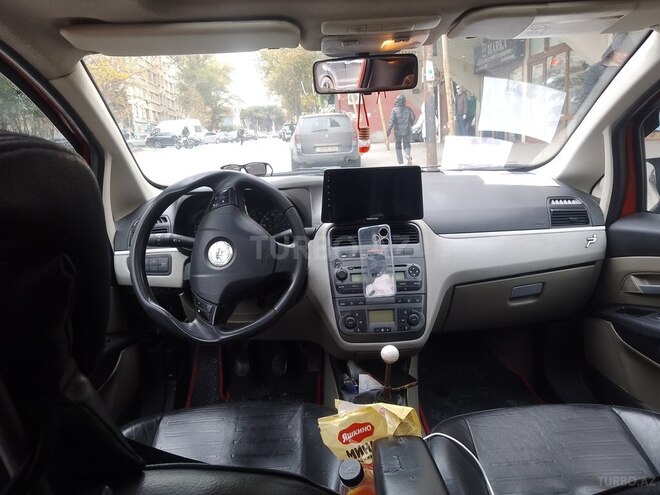 Fiat Punto 2006, 267,000 km - 1.3 l - Bakı
