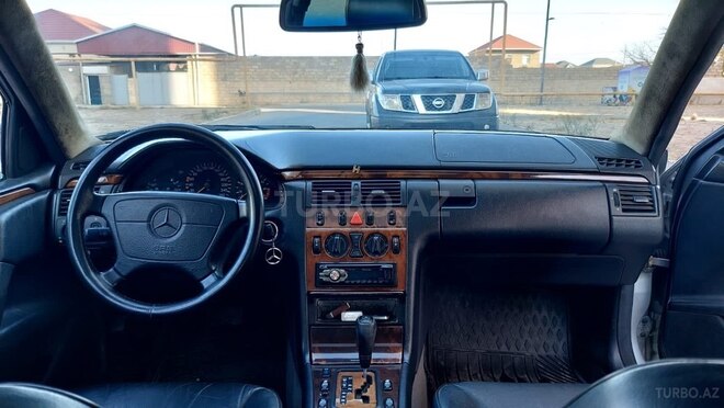 Mercedes E 280 1998, 320,000 km - 2.8 l - Bakı