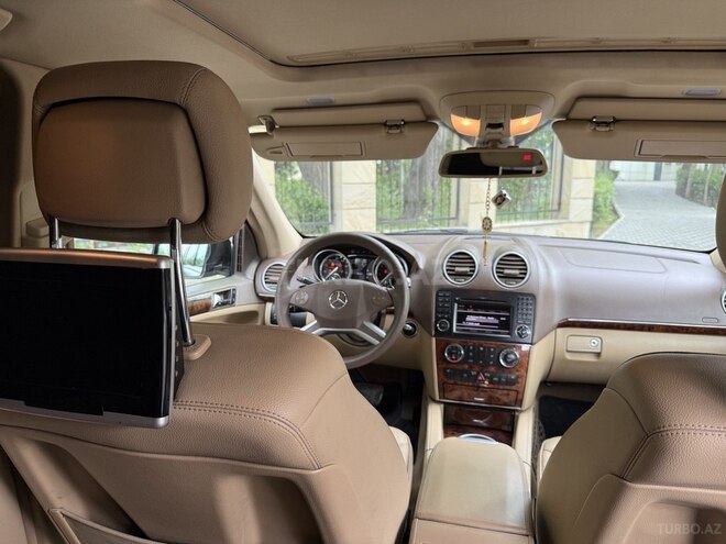 Mercedes GL 450 4MATIC 2011, 312,000 km - 4.7 л - Yevlax