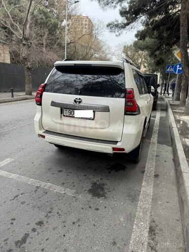 Toyota Land Cruiser Prado-3