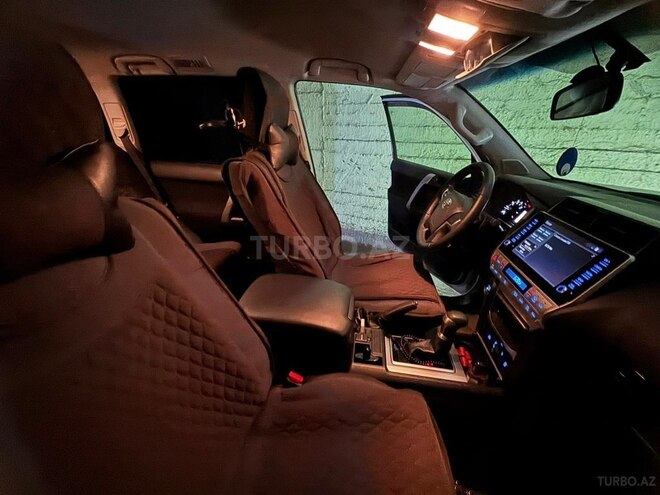 Toyota Land Cruiser Prado-6