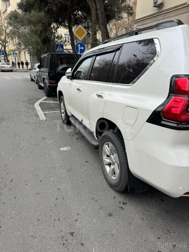 Toyota Land Cruiser Prado-7