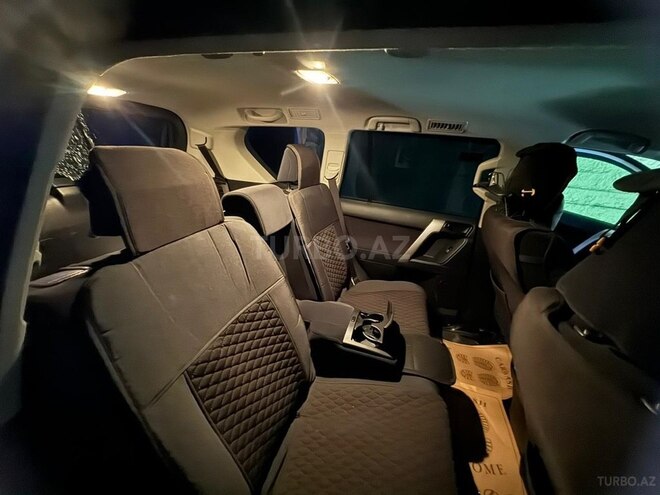 Toyota Land Cruiser Prado-8