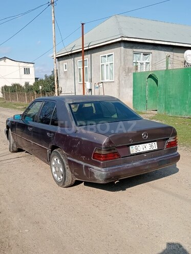 Mercedes E 230 1993, 115,000 km - 2.3 l - Cəlilabad
