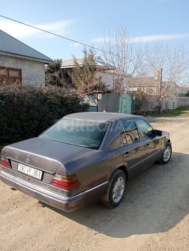 Mercedes E 230 1993, 115,000 km - 2.3 l - Cəlilabad