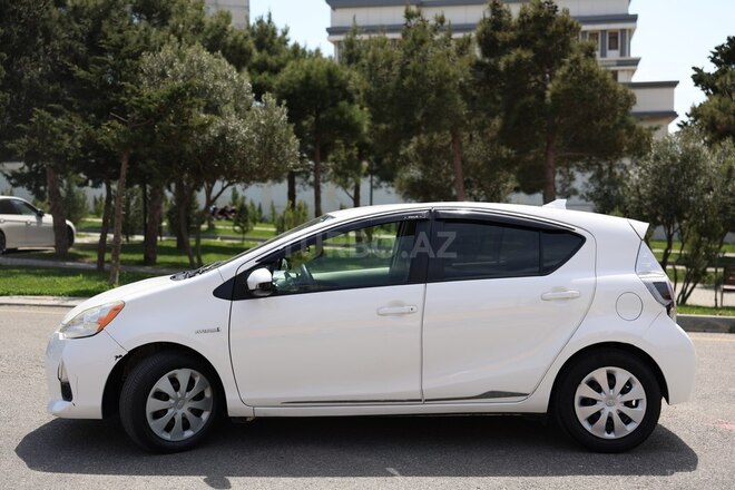 Toyota Prius C 2012, 288,716 km - 1.5 l - Bakı