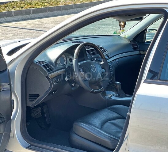 Mercedes E 240 2002, 194,000 km - 2.4 l - Bakı
