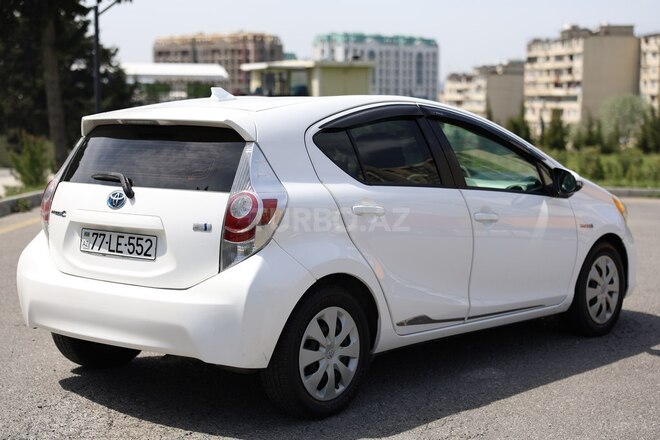 Toyota Prius C 2012, 288,716 km - 1.5 l - Bakı