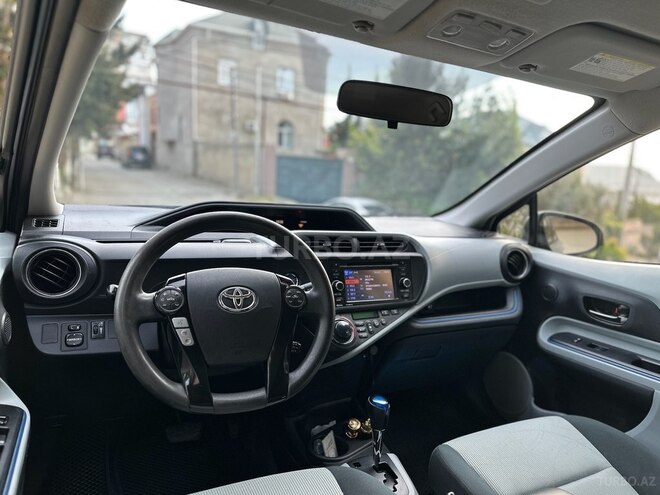 Toyota Prius C 2013, 182,500 km - 1.5 l - Bakı