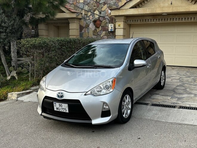 Toyota Prius C 2013, 182,500 km - 1.5 l - Bakı