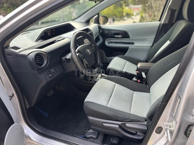Toyota Prius C 2013, 182,500 km - 1.5 l - Bakı