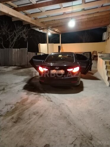 Hyundai Elantra 2016, 120,000 km - 1.8 l - Qazax