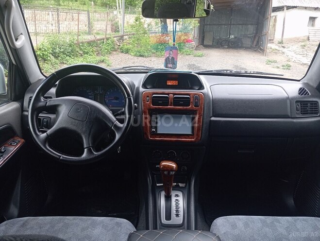 Mitsubishi Pajero io 2000, 273,000 km - 2.0 l - Lerik