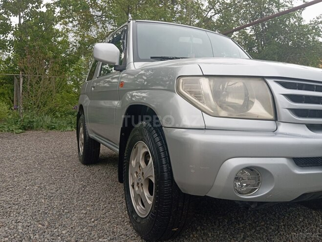 Mitsubishi Pajero io 2000, 273,000 km - 2.0 l - Lerik