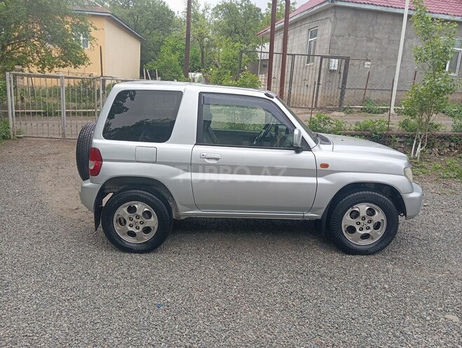 Mitsubishi Pajero io 2000, 273,000 km - 2.0 l - Lerik