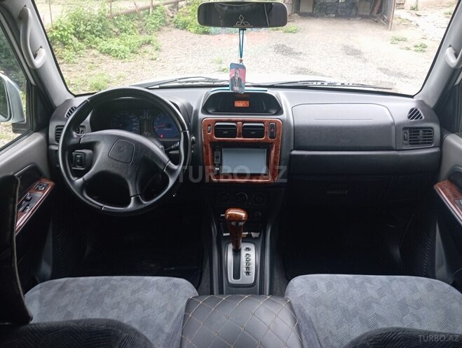 Mitsubishi Pajero io 2000, 273,000 km - 2.0 l - Lerik