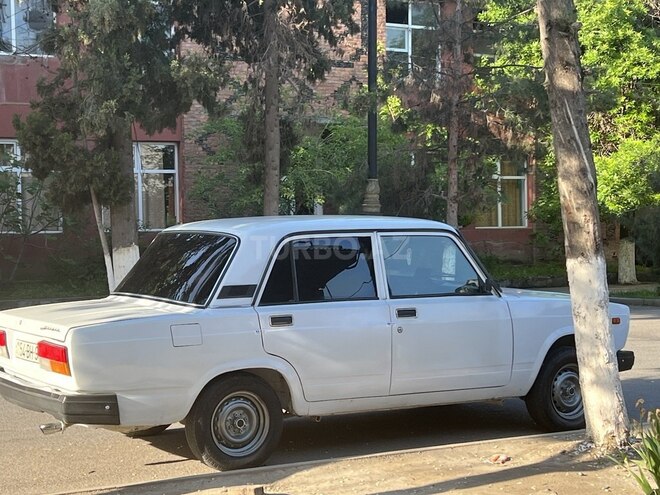 LADA (VAZ) 2107 2002, 95,000 km - 1.6 l - Ucar