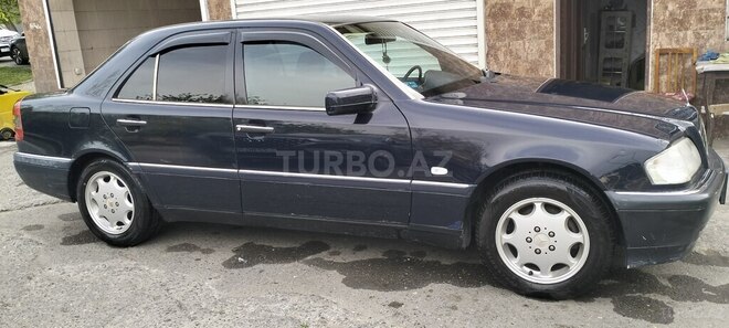 Mercedes E 200 1995, 382,000 km - 2.0 l - Bakı