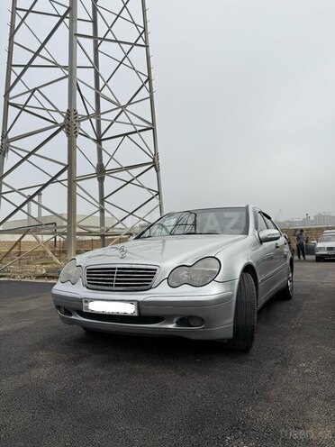 Mercedes C 220 d 2002, 325,480 km - 2.2 l - Bakı