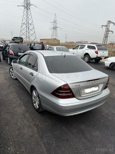 Mercedes C 220 d 2002, 325,480 km - 2.2 l - Bakı