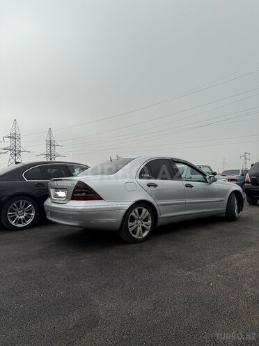 Mercedes C 220 d 2002, 325,480 km - 2.2 l - Bakı