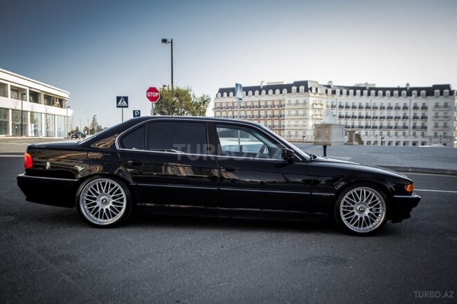BMW 740 2001, 260,000 km - 4.4 l - Bakı