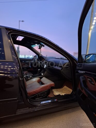 BMW 530 2002, 290,000 km - 3.0 l - Bakı